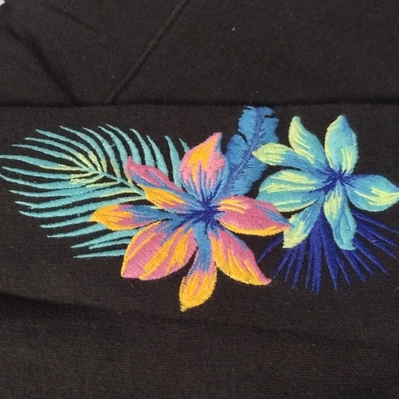 Victoria's Secret PINK Campus Quarter Zip Tropical Floral Embroidery Sweater XS - Picture 3 of 5